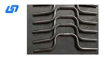 Titāna stūre M forma